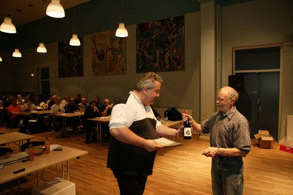 Sunday<br />John Rosenstock hands over a french award to Torben Nejlund